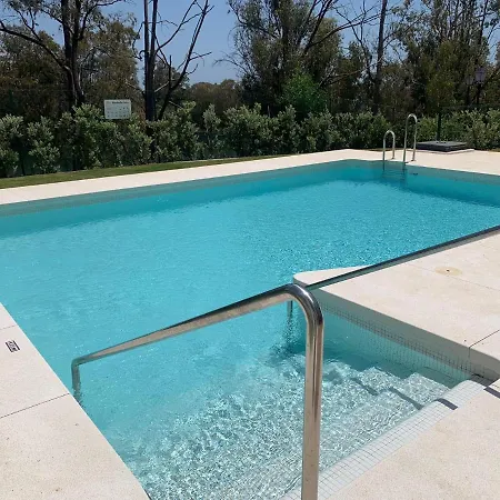 Stunning Front Nueva Andalucia Apartment *