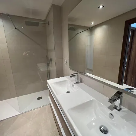 Stunning Front Nueva Andalucia Marbella
