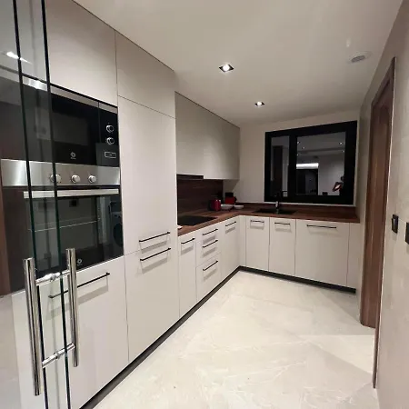 Stunning Front Nueva Andalucia Apartment Marbella